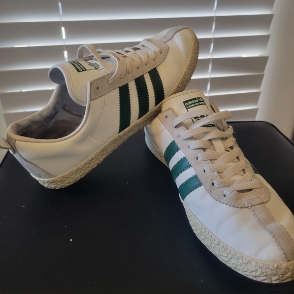 Adidas sz 10 shoes La Marque Aux 3 Bandes - Picture 1 of 5